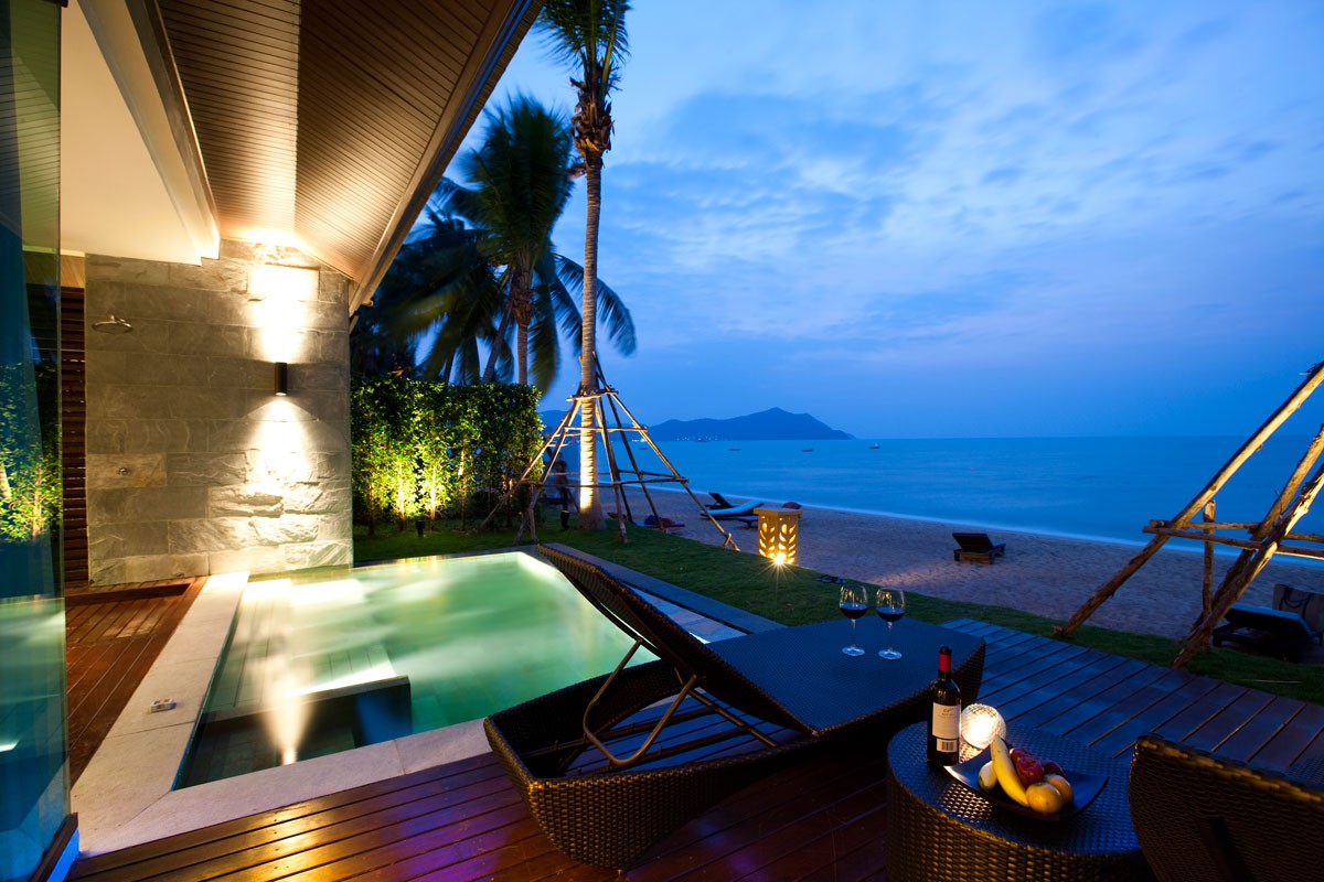 Тайланд 2024. Тайланд Sand Sea Resort. Море с отелем Тайланд. Тайланд пляж отель на берегу моря. Крутые отели Тайланда.